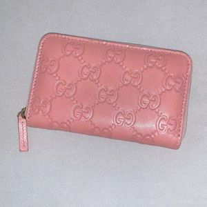 Gucci Signature Zip Card Case
